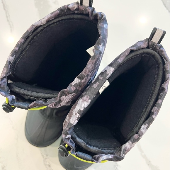 Absolute Canada SNOWBLOCKER 3 - Picture 4 of 6